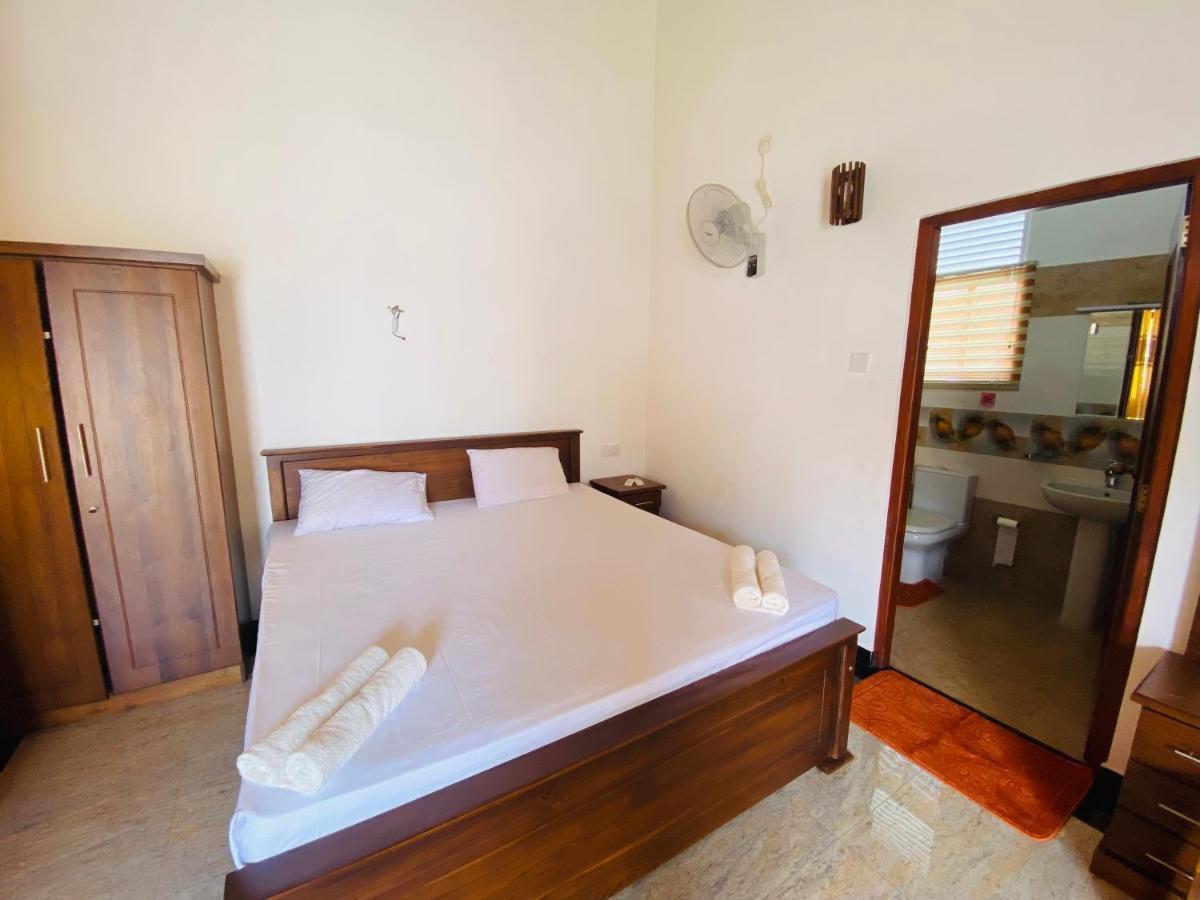 The Kingslayer Resort Negombo Esterno foto