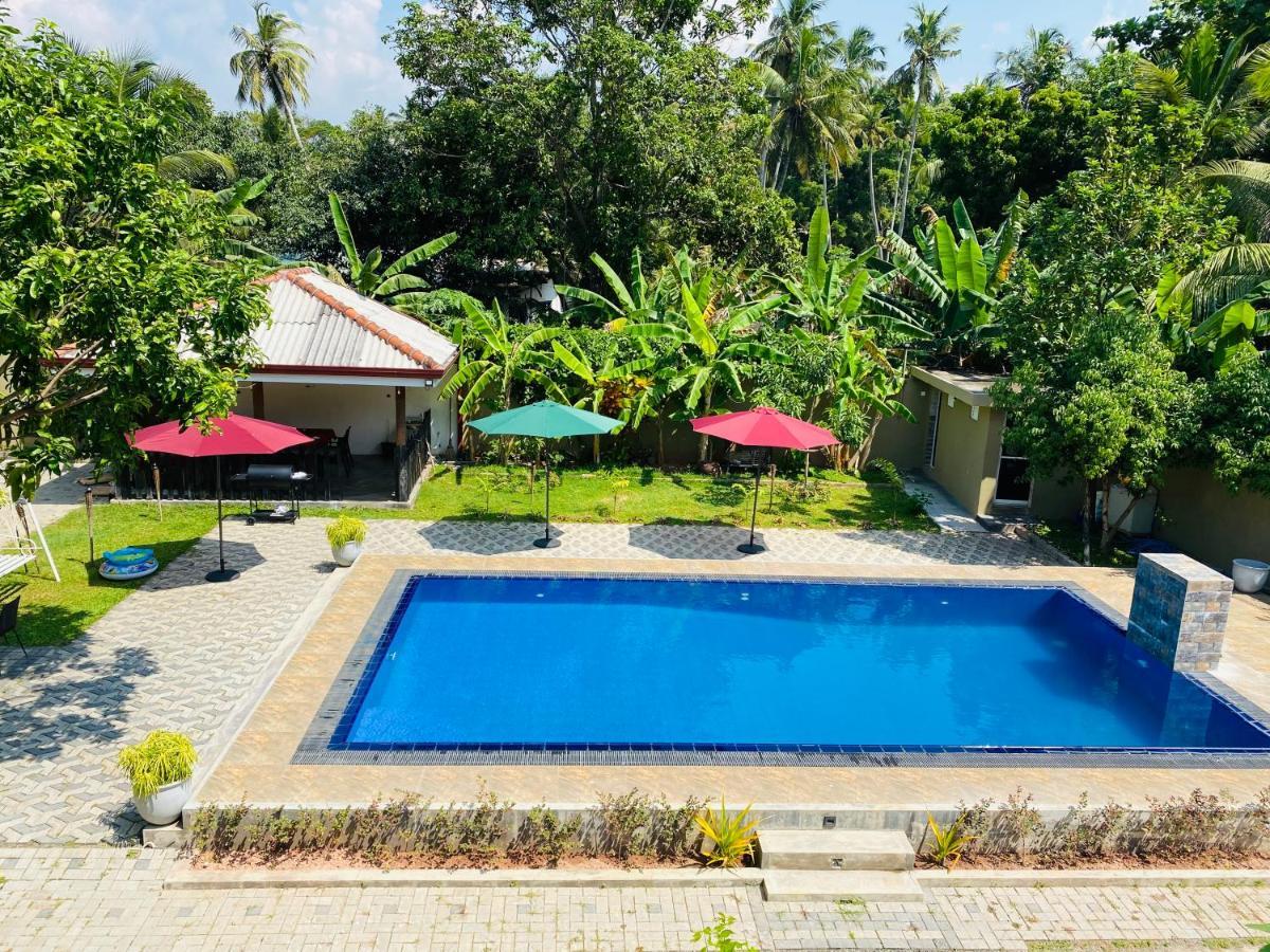 The Kingslayer Resort Negombo Esterno foto