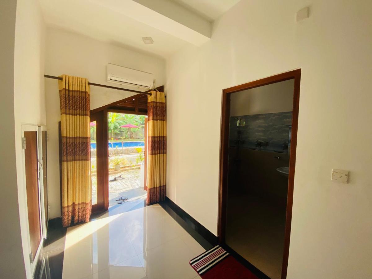 The Kingslayer Resort Negombo Esterno foto