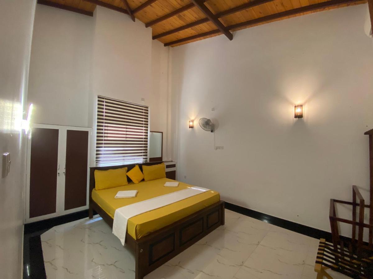 The Kingslayer Resort Negombo Esterno foto