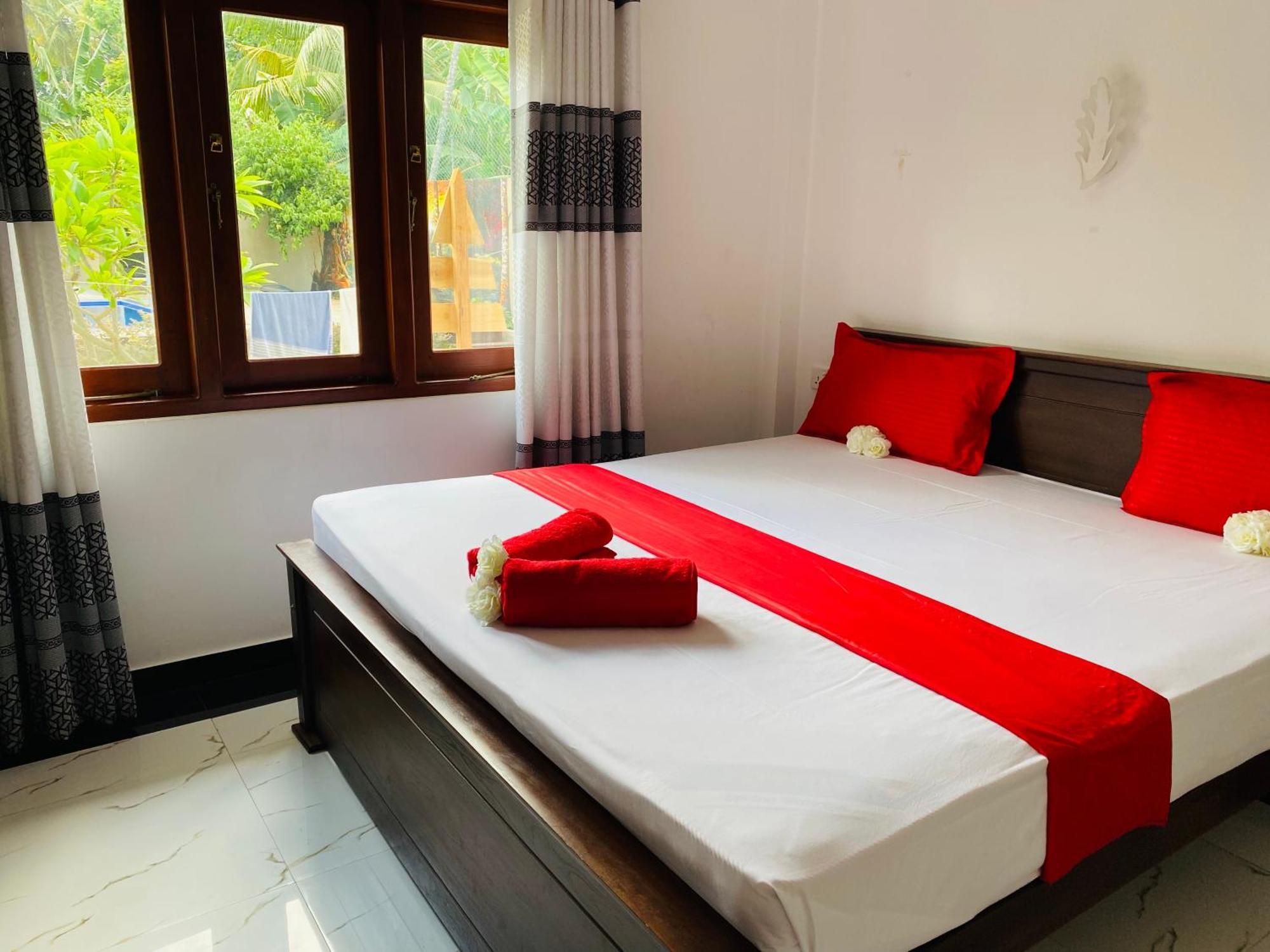 The Kingslayer Resort Negombo Esterno foto